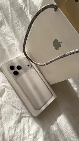 Apple iPhone 17 in Original Box