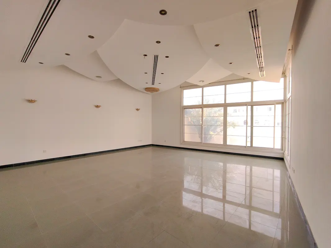 SEMI INDEPENDENT 4 BEDROOM VILLA MAID ROOM AND PRIVATE SWIMMING POOL IN VILLA READY TO MOVE