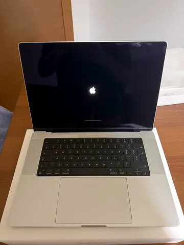 MacBook Pro 16 M4 Pro 24/512 - 3 months old