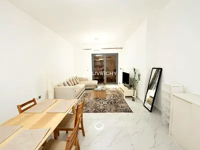 FULLY FURNISHED | MODERN AMENITIES | HUGE LAYOUT