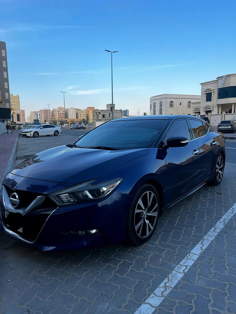 Nissan Maxima 2016 — photo 1 of 10