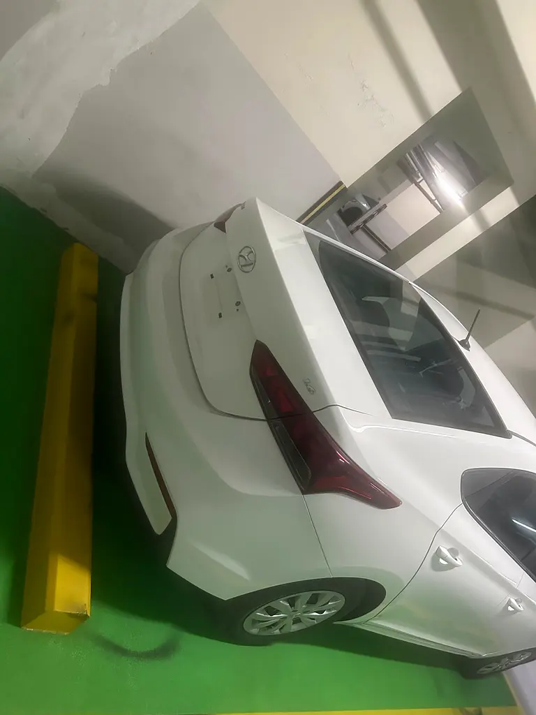 Hyundai Accent 2019 — photo 1 of 3