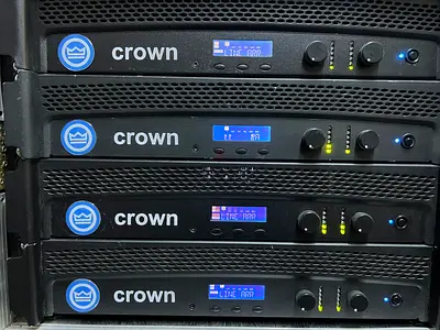 Set of 4 Crown rack-mounted professional power amplifiers