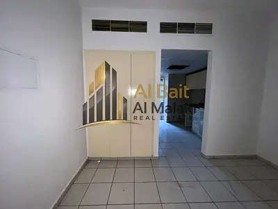 استوديو واسع بإطلالة مفتوحة في التعاون – بدون رسوم إدارية مع مطبخ منفصل