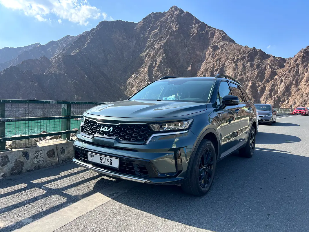 Kia Sorento 2022 — photo 1 of 12