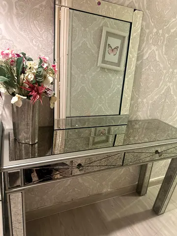 THE ONE BRAND Dressing Table mirror is included (PRICE NEGOTIABLE)