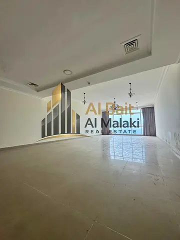 Huge 2600 sq.ft apartment with beautiful sea view and no admin fees