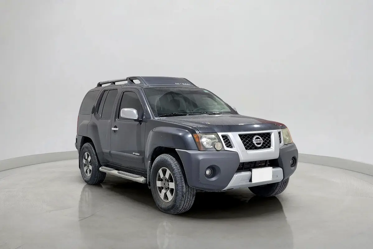 Nissan Xterra 2012 — photo 1 of 14