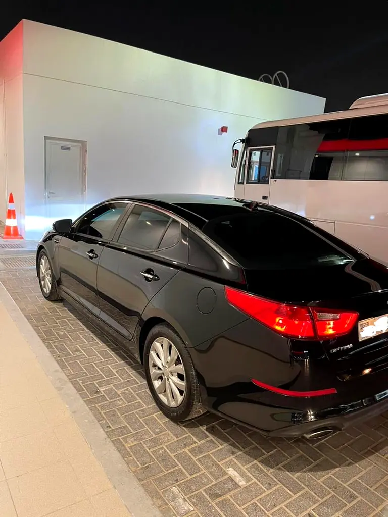 Kia Optima 2015 — photo 1 of 5