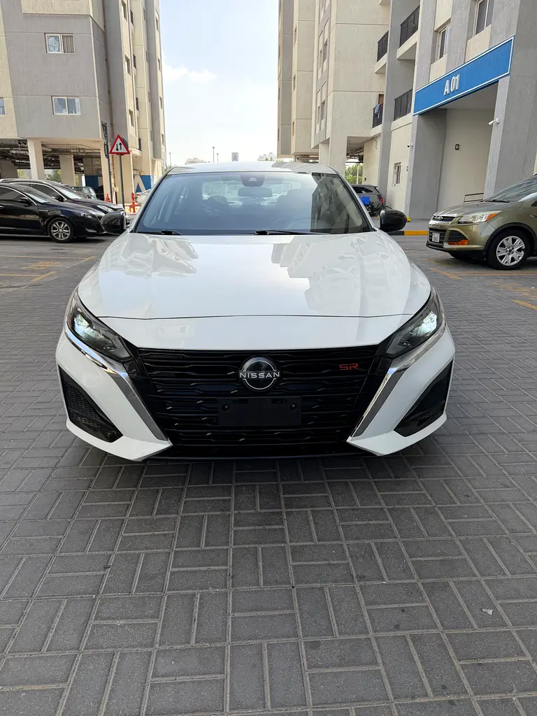 Nissan Altima 2024 — photo 1 of 19