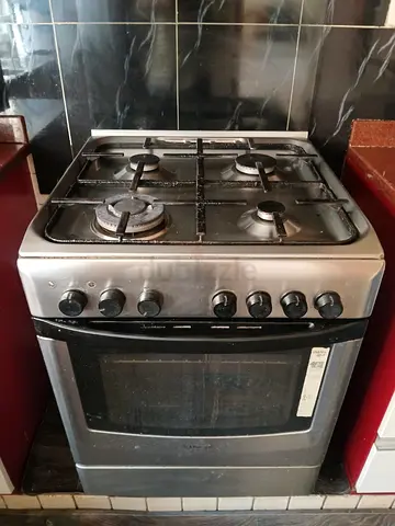 Gas stove