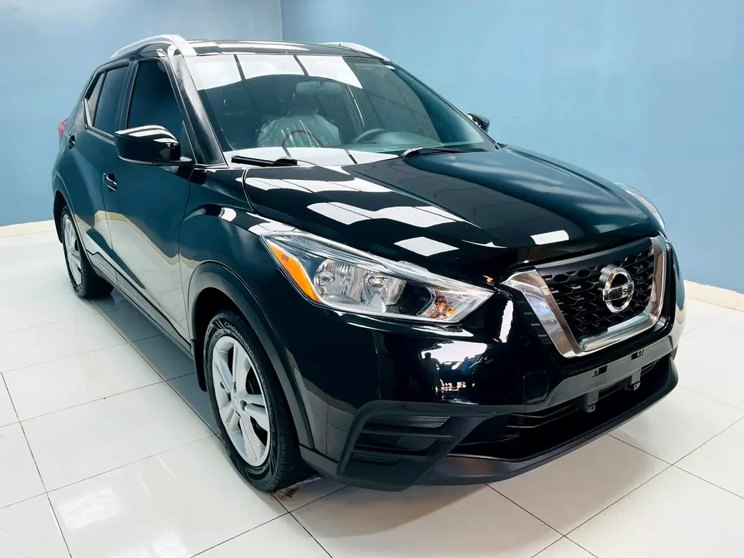 Nissan Kicks 2019 — photo 1 of 16