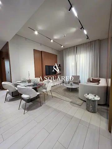 الطابق العلوي 2 غرف نوم | مرتفعات بن غاطي | شرفة مع إطلالة على وسط المدينة