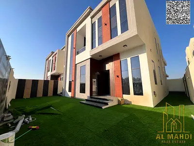 فيلا متاحة للبيع في منطقة الحليو 1 فيلا مذهلة جديدة بالكامل أربع غرف نوم رئيسية مع | رفاهية المعيشة بمعايير جديدة ادخل عالم الأناقة مع هذه الفيلا