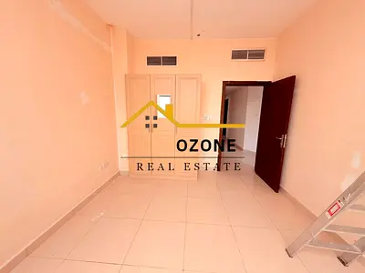 2bhk wardrobes balcony 3 washroom both master bedroomlavish appartmint easy acces dubai