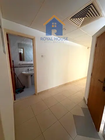 للبيع ثلاث غرف نوم لطلاله علي الحديقه بالقاسميه