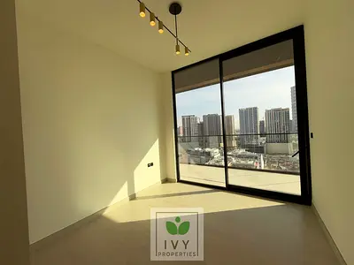 Prime Location || Sky Line View || Huge Size