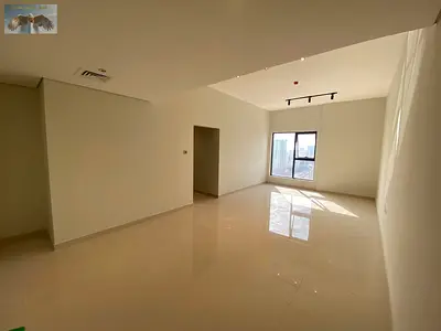 غرفتين وصالة)لمميزات: 2 حمام بتشطيبات راقية، بلكونة، وخزائن حائط مدمجة. الموقع: قلب عجمان، قريب من كافة الخدمات مع مخرج سريع لدبي والشارقة.