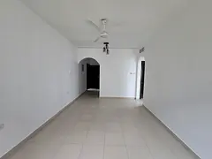 One bedroom and living room / Two bathrooms / Fully equipped kitchen / New building / Super deluxe f