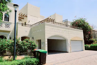 HOT DEAL | 4BR CORNER VILLA | NEXT TO PARK