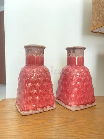Selling brand new small vases