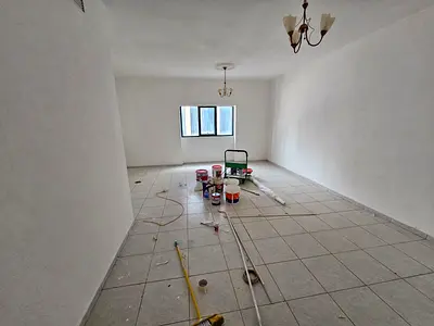 غرفتين وصاله مساحات كبيره  موقع مميز وحيوي قريب من كل الخدمات مثل المقاهي والمتاجر وقريب من مخرج دبي