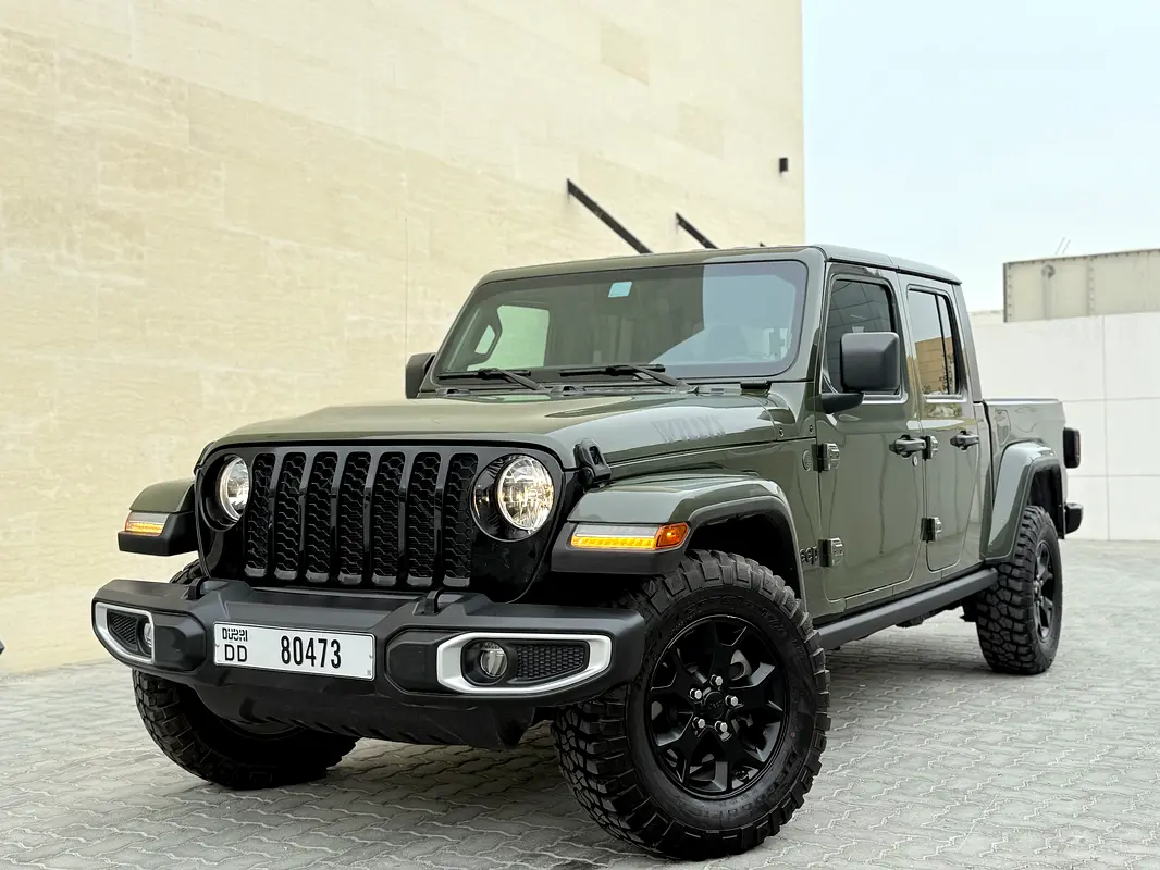 Jeep Gladiator 2023 — photo 1 of 13