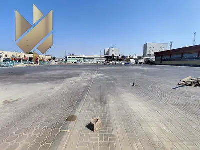 حوطه للايجار السنوي مساحه 60 الف قدم مربع علي شارع رئيسي 3 زاويه رئيسيه | موقع مميز جدا | السعر قابل للتفاوض الكبير | ارضيه انترلوك | يتوفر كهرباء