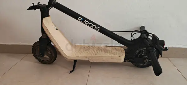 My foldable electric scooter — used, functional