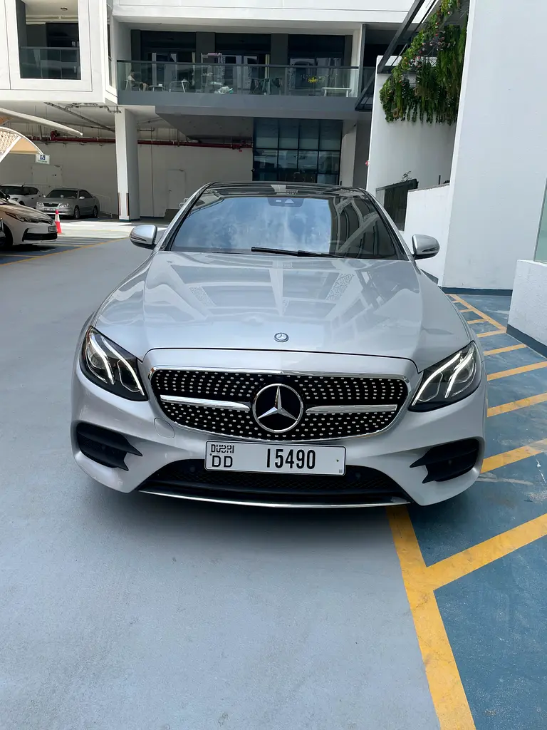 Mercedes-Benz E-Class 2019 — photo 1 of 9