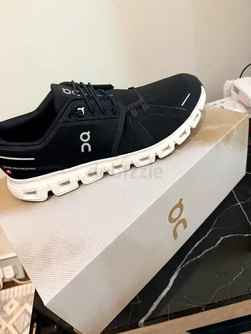 On Cloud 6 running shoes