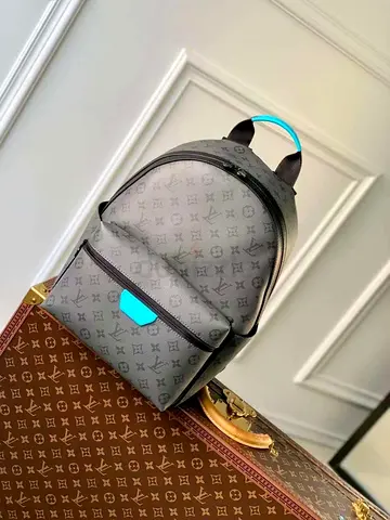 Lv backpack 🎒