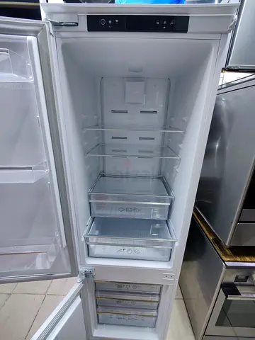 Smeg built-in bottom freezer refrigerator