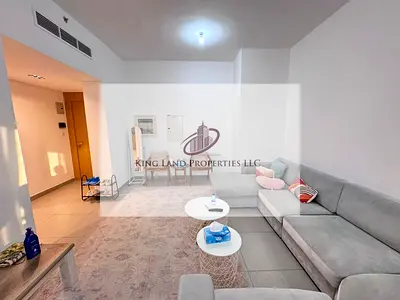 ✨ مفروشة بالكامل 2BHK | إطلالة على حمام السباحة | شرفة | صالة ألعاب رياضية ومواقف مجانية للسيارات ✨