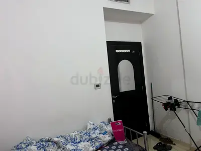 Executive Bed Space in Furnished Regular Room Available in shabiah 10