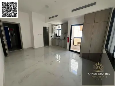 ستوديو بناية جديدة أول ساكن مع حمام ومساحة واسعه جدا وخزائن بالحائط وبلكونة بإطلالة مفتوحة وتكييف مركزي ومطبخ مجهز بكافة التجهيزات في منطقة العالية