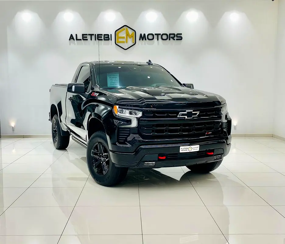 Chevrolet Pickup 2022 — photo 1 of 12