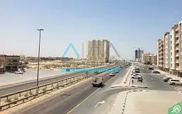 BIG PLOT ON MAIN ROAD PRICE IS NEGOTIABLE FOR GOOD DISCOUNT CONTACT ME