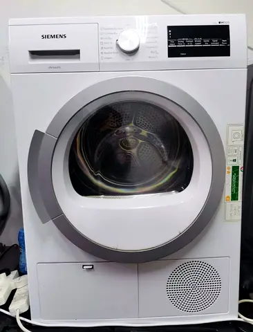 Siemens IQ500 Dryer-8kg New model, same as New Condition