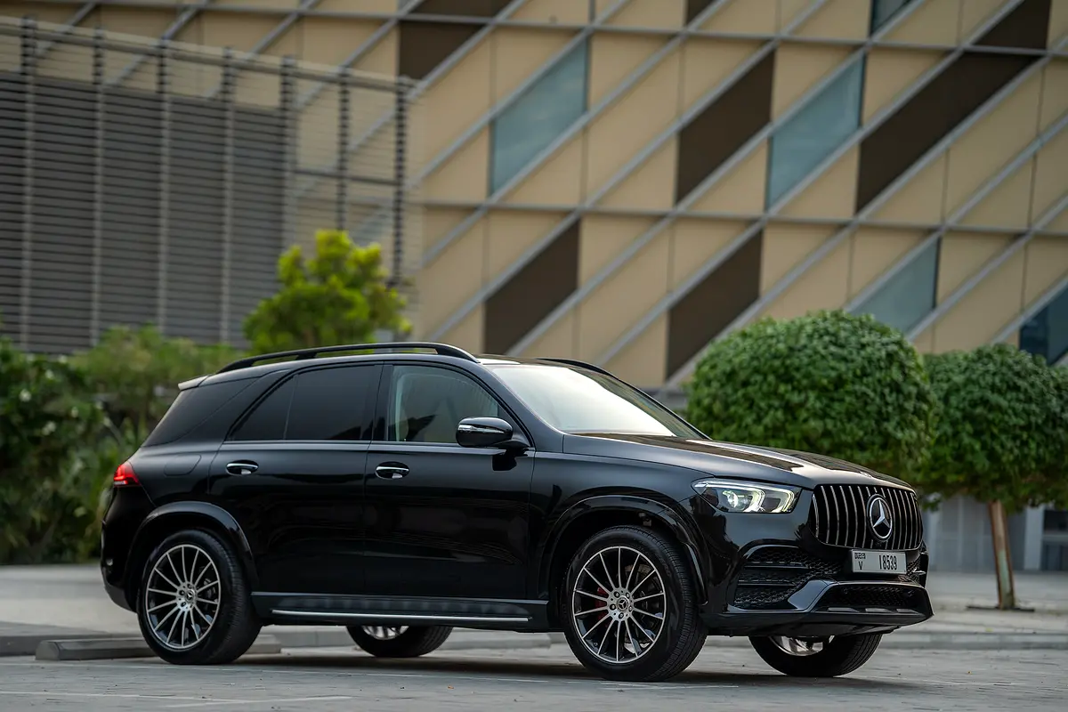 Mercedes-Benz GLE-Class 2022 — photo 1 of 9