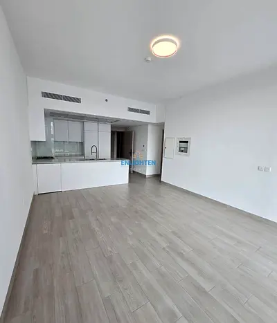 BRAND NEW | CONTEMPORARY LIVING | HIGH END FINISHES