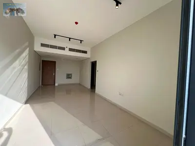 2BR apartment, second tenant, 1 month free, free gym & parking, super deluxe finishes, open view, hotel-style lobby, near all services.
