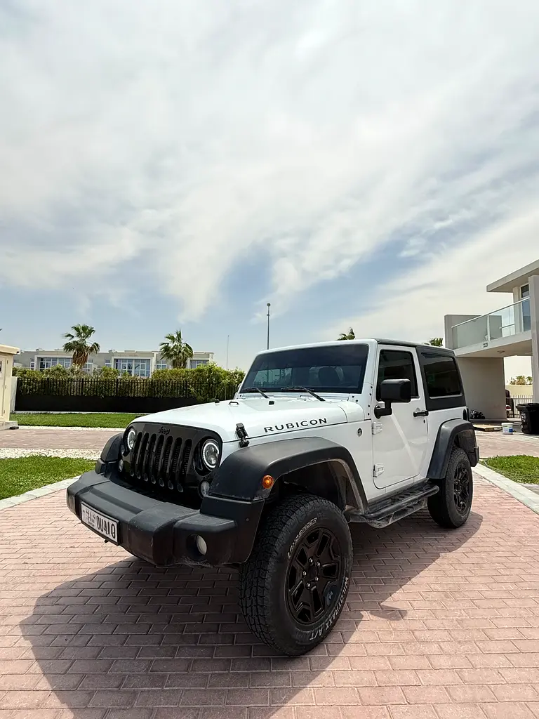 Jeep Wrangler 2016 — photo 1 of 5