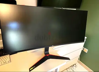 34-inch curved UltraWide 144hz IPS gaming monitor featuring a 2560 x 1080 resolution,