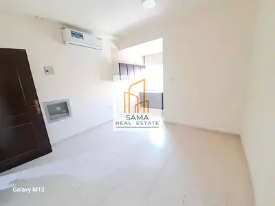 Close kitchen studio available for family Good location central gas Muwaileh