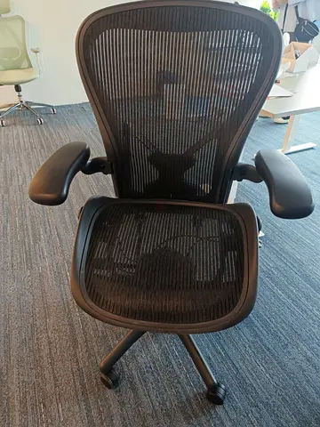 Herman miller size-C
