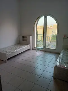 Neat and bedspace available for females