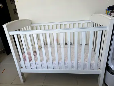 White Wooden Crib with bed for Sale