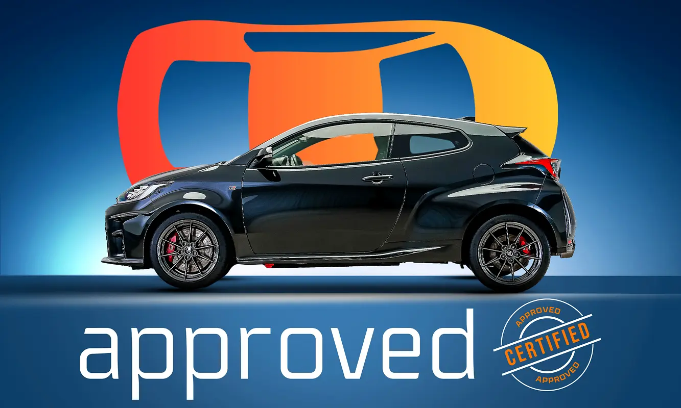 Toyota Yaris 2022 — photo 1 of 11