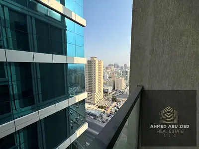 ارقي واشيك شقة غرفتين وصالة بإطلالة بحرية في الراشدية 1، تشطيب سوبر ديلوكس، تكييف مركزي، موقع مميز قريب من الخدمات، للإيجار السنوي 51,000 درهم موقع مز